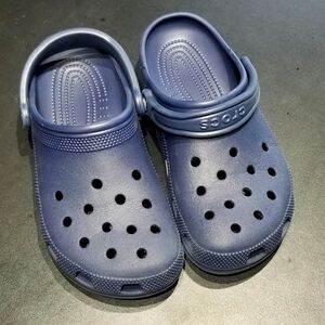 CROCS Navy Womens Size 8 (Mens size 6)
